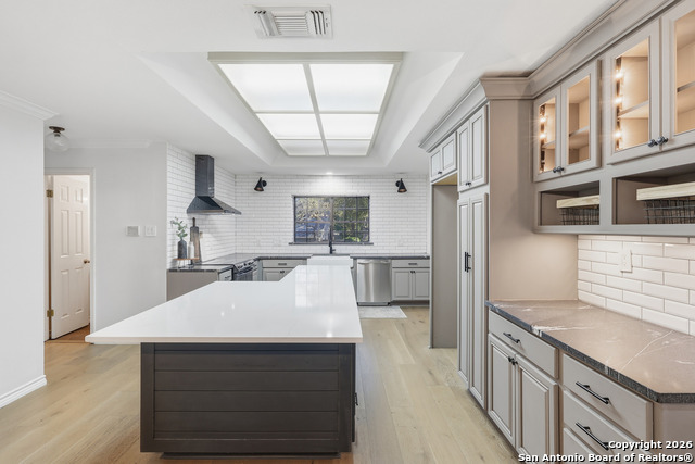 Listing photo id 10 for 8619 Seaton  