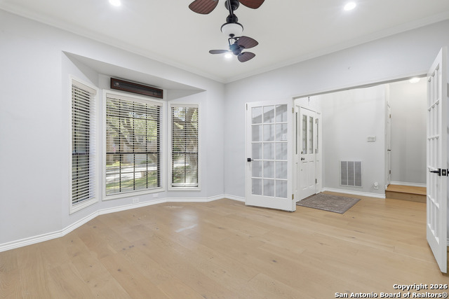 Listing photo id 5 for 8619 Seaton  