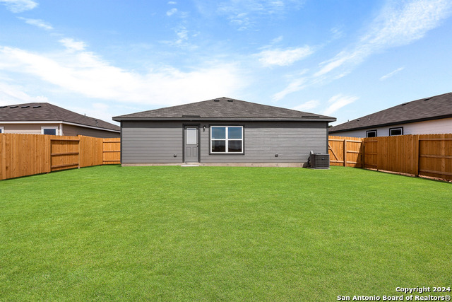 Image 3 of 32 For 16056 Imes Way