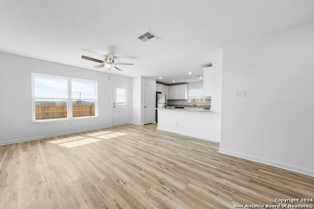 Image 7 of 32 For 16056 Imes Way