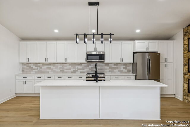 Image 10 of 39 For 726 Coronet  