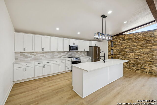 Image 11 of 39 For 726 Coronet  