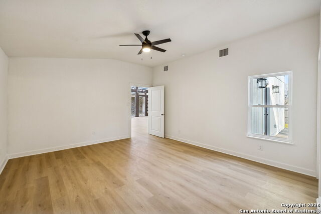 Image 16 of 39 For 726 Coronet  