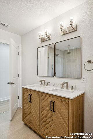 Image 23 of 39 For 726 Coronet  