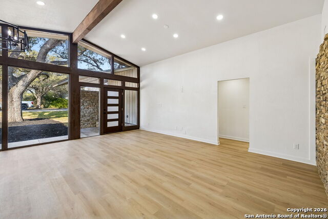 Image 7 of 39 For 726 Coronet  