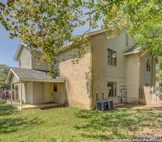 Image 14 of 15 For 7528 Windsor Oaks