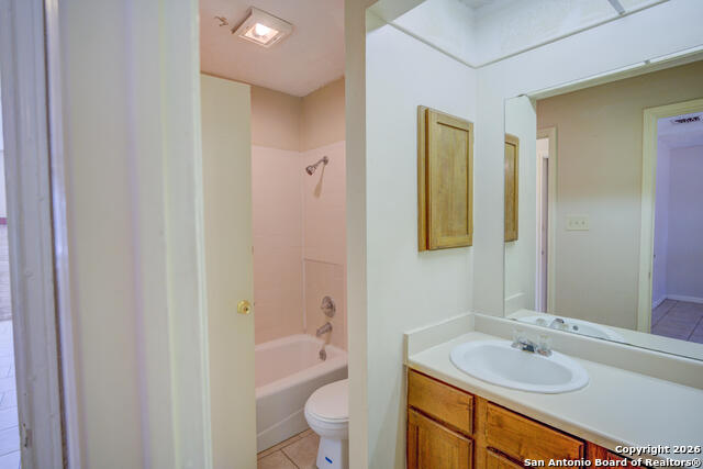 Image 6 of 15 For 7528 Windsor Oaks