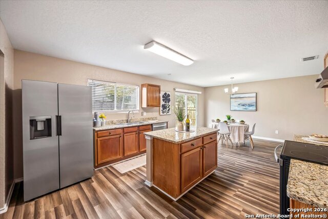 Listing photo id 10 for 9922 Amber Ledge