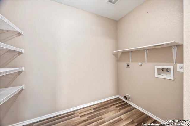 Listing photo id 11 for 9922 Amber Ledge