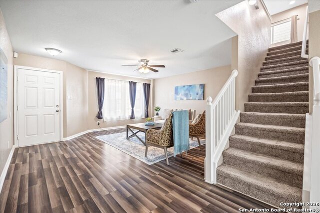 Listing photo id 12 for 9922 Amber Ledge