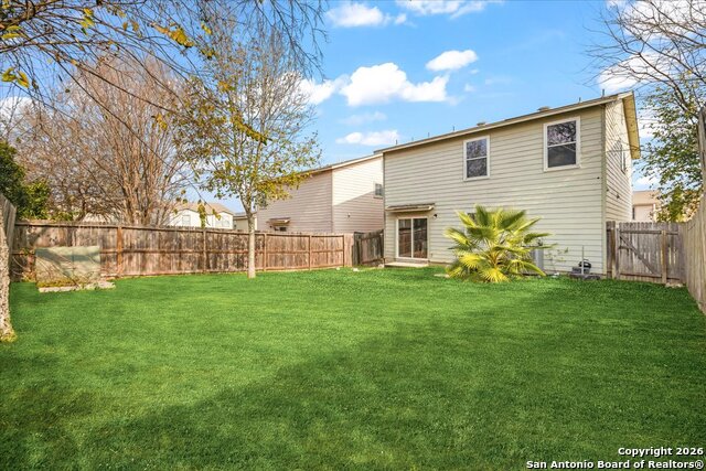 Listing photo id 3 for 9922 Amber Ledge