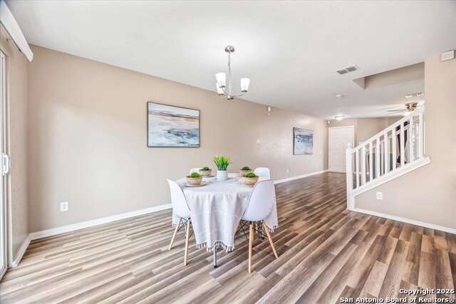 Listing photo id 7 for 9922 Amber Ledge