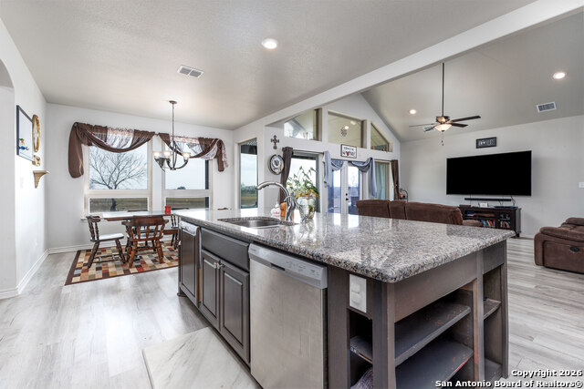 Listing photo id 19 for 8400 West Fm 140