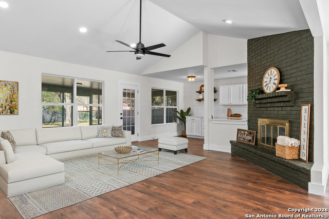 Image 5 of 22 For 14111 Exmoor St