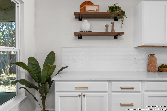 Image 8 of 22 For 14111 Exmoor St