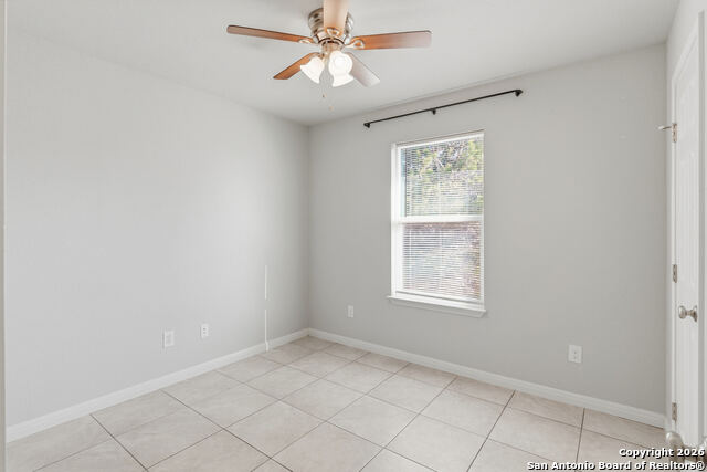 Image 16 of 31 For 572 Hillside