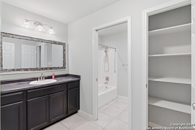 Image 18 of 31 For 572 Hillside