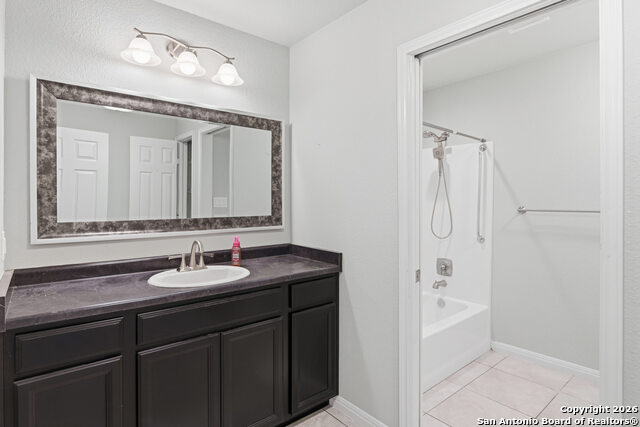 Image 19 of 31 For 572 Hillside