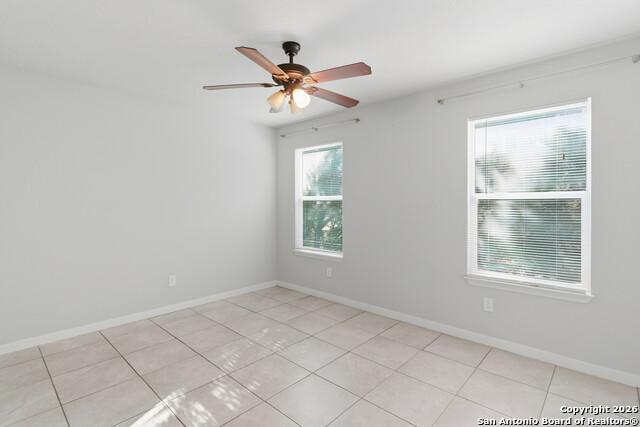 Image 23 of 31 For 572 Hillside