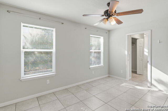 Image 24 of 31 For 572 Hillside