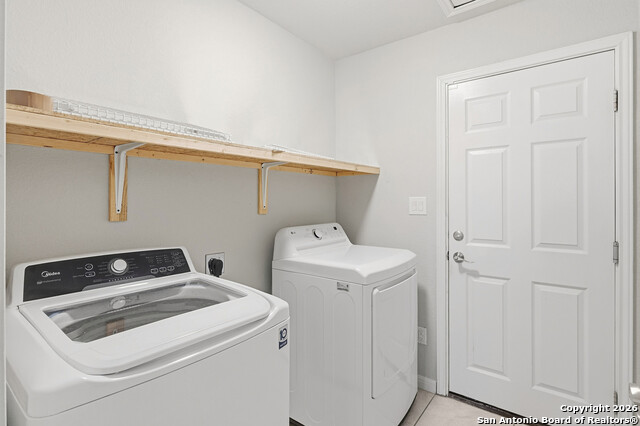 Image 29 of 31 For 572 Hillside