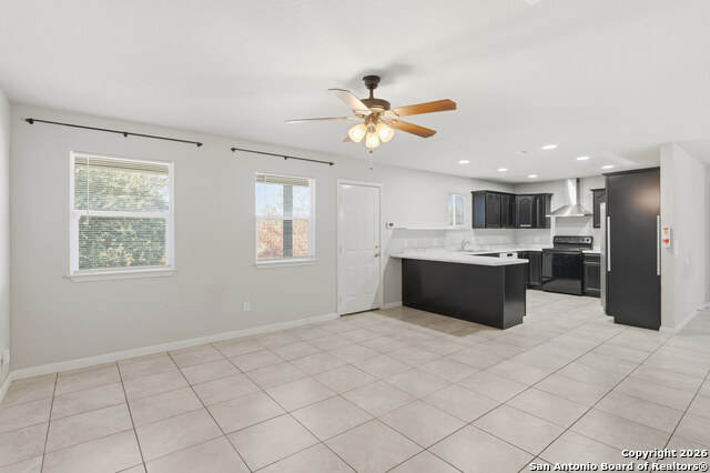 Image 5 of 31 For 572 Hillside