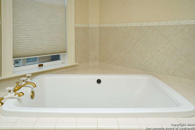 Image 32 of 49 For 501 French Pl W