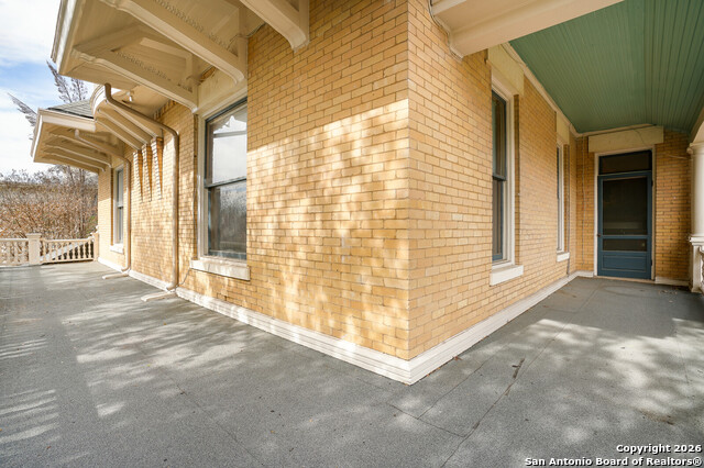 Image 35 of 49 For 501 French Pl W