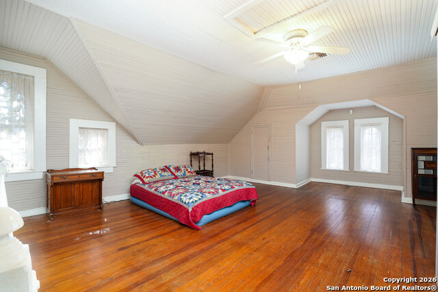 Image 43 of 49 For 501 French Pl W