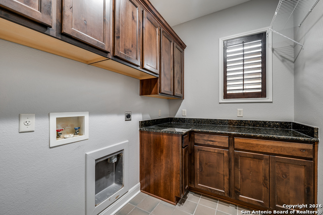 Image 14 of 44 For 127 Burr Rd  1