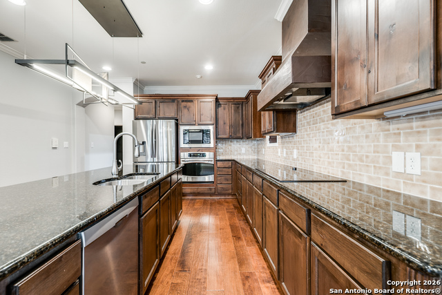 Image 16 of 44 For 127 Burr Rd  1