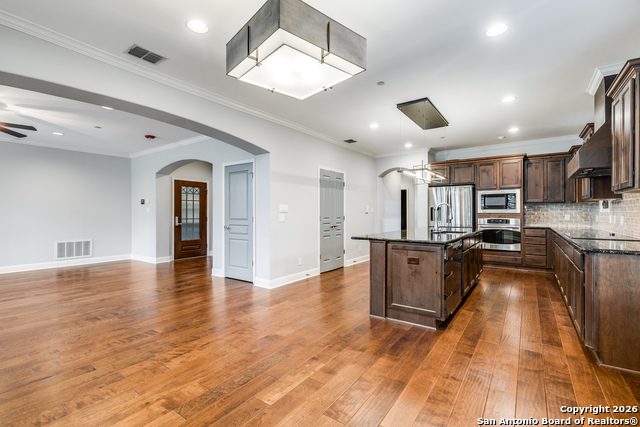 Image 20 of 44 For 127 Burr Rd  1