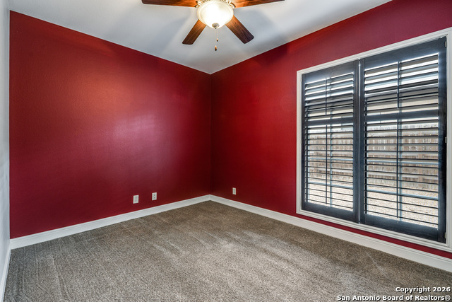 Image 27 of 44 For 127 Burr Rd  1