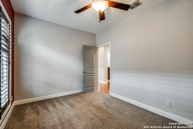 Image 28 of 44 For 127 Burr Rd  1