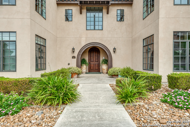 Image 38 of 44 For 127 Burr Rd  1