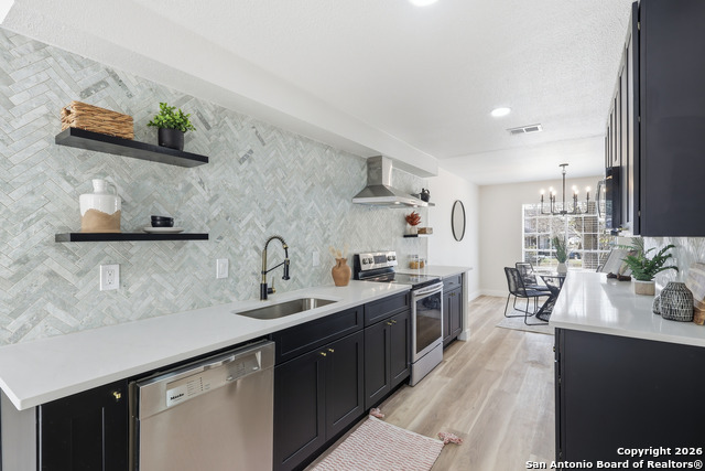 Image 13 of 38 For 15726 Timberway