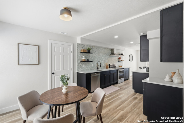 Image 16 of 38 For 15726 Timberway