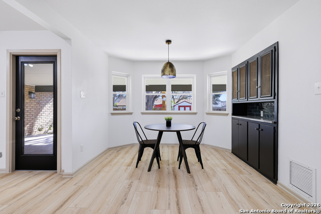 Image 18 of 45 For 626 Fawndale Ln