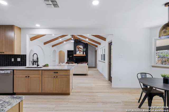 Image 20 of 45 For 626 Fawndale Ln