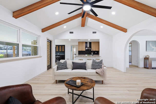 Image 4 of 45 For 626 Fawndale Ln