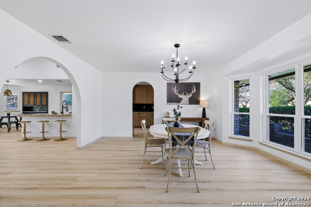 Image 7 of 45 For 626 Fawndale Ln