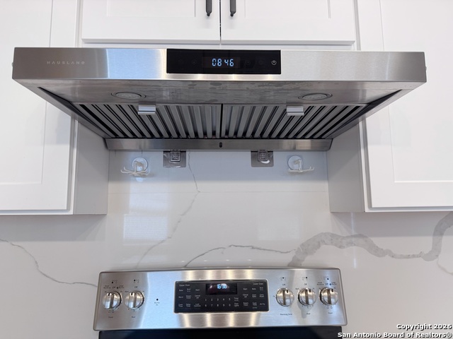 Listing photo id 9 for 6730 Biscay Harbor