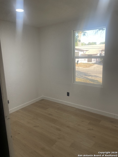 Image 11 of 27 For 3114 Saturn  