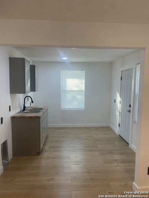 Image 23 of 27 For 3114 Saturn  