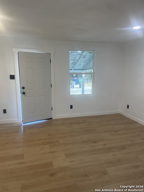 Image 24 of 27 For 3114 Saturn  