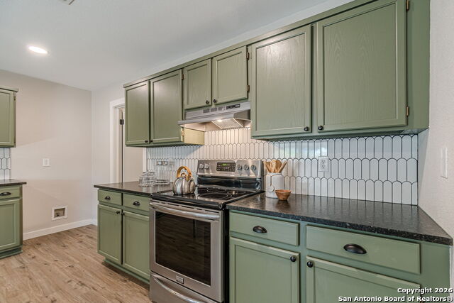 Image 12 of 33 For 1947 Queen Victoria