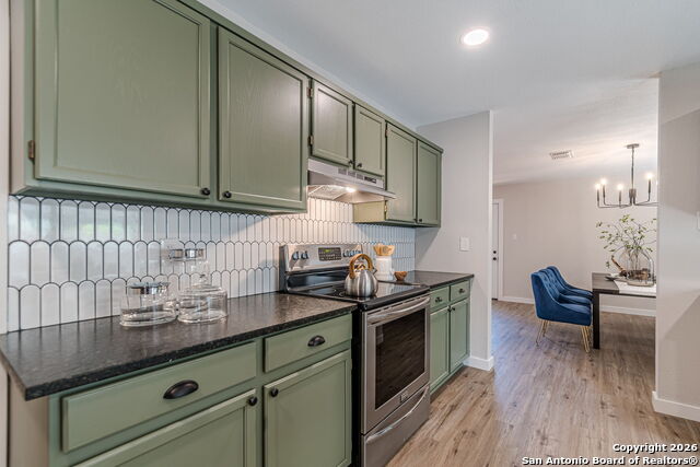 Image 14 of 33 For 1947 Queen Victoria