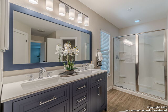 Image 21 of 33 For 1947 Queen Victoria