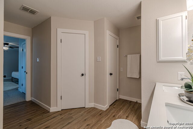 Image 23 of 33 For 1947 Queen Victoria