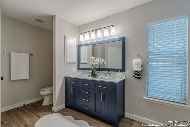 Image 24 of 33 For 1947 Queen Victoria